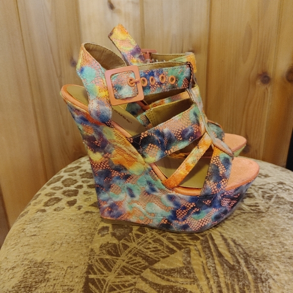 Platform wedge sandals - Picture 1 of 4